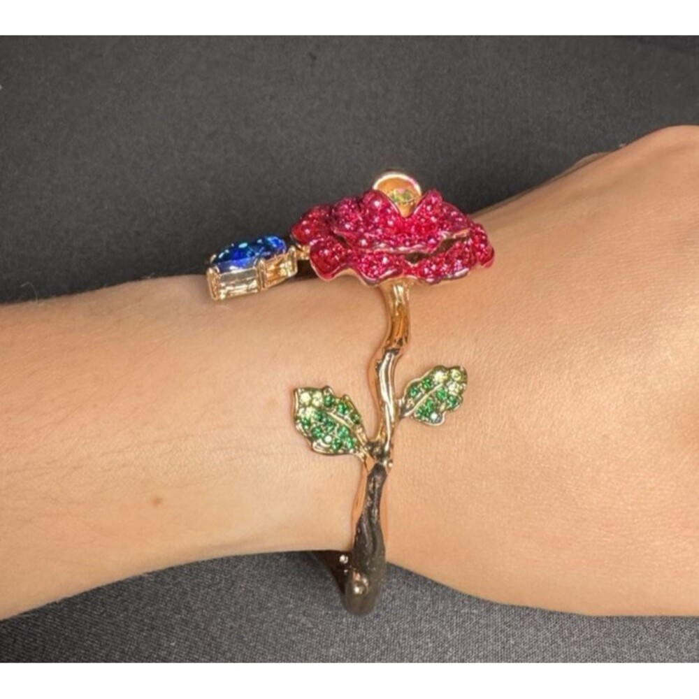 Betsey Johnson Rose Vine Bling Goldtone Hinged Bangle Bracelet - Picture 8 of 9